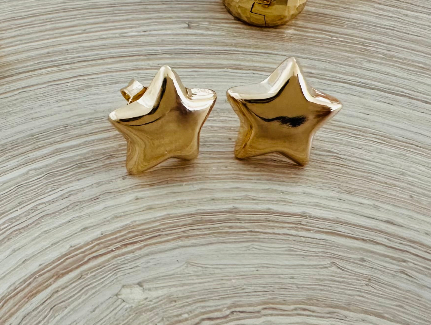 Hiya Star Stud Earrings