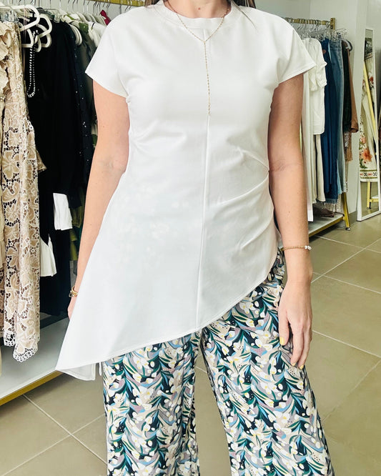 White Asymmetric Top By. Gracia