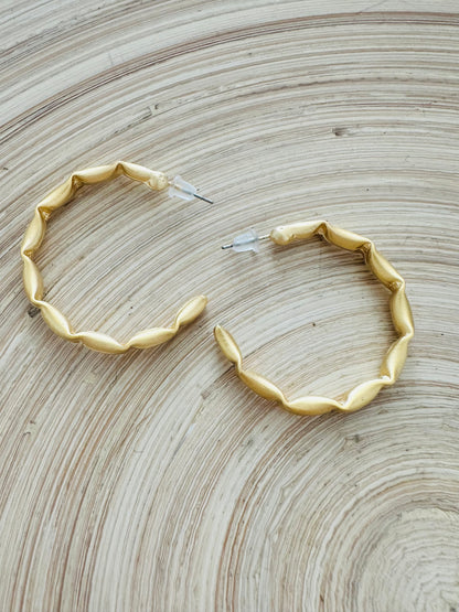 Waved Puff Earrings