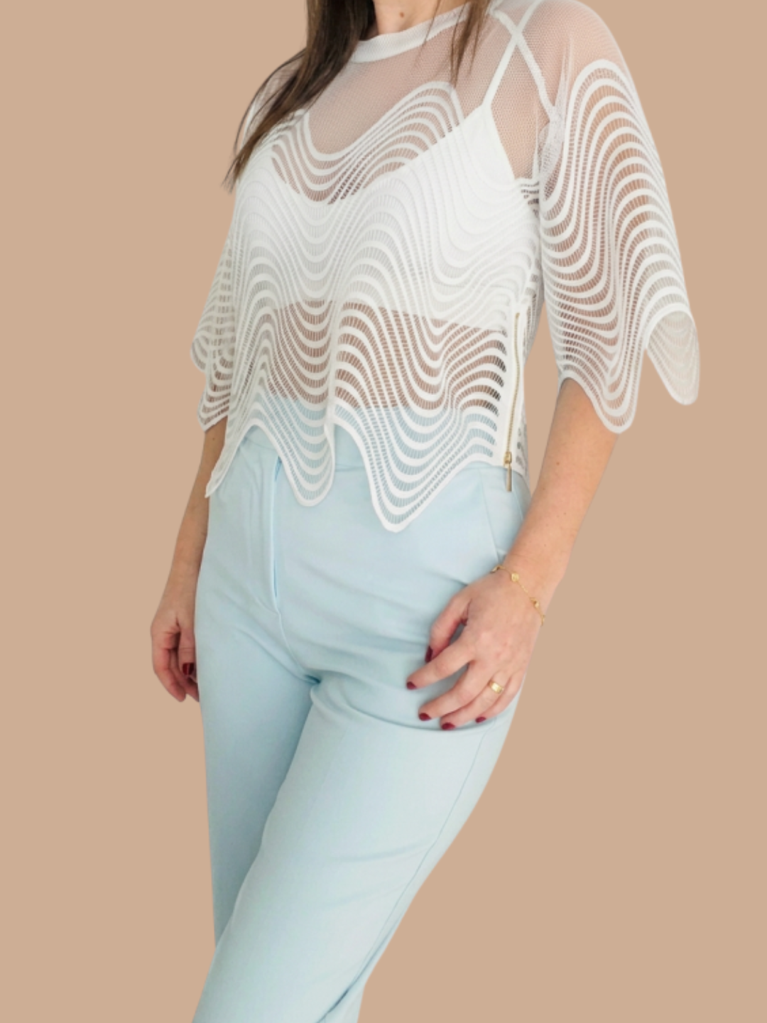 WHITE WAVED SHEER TOP