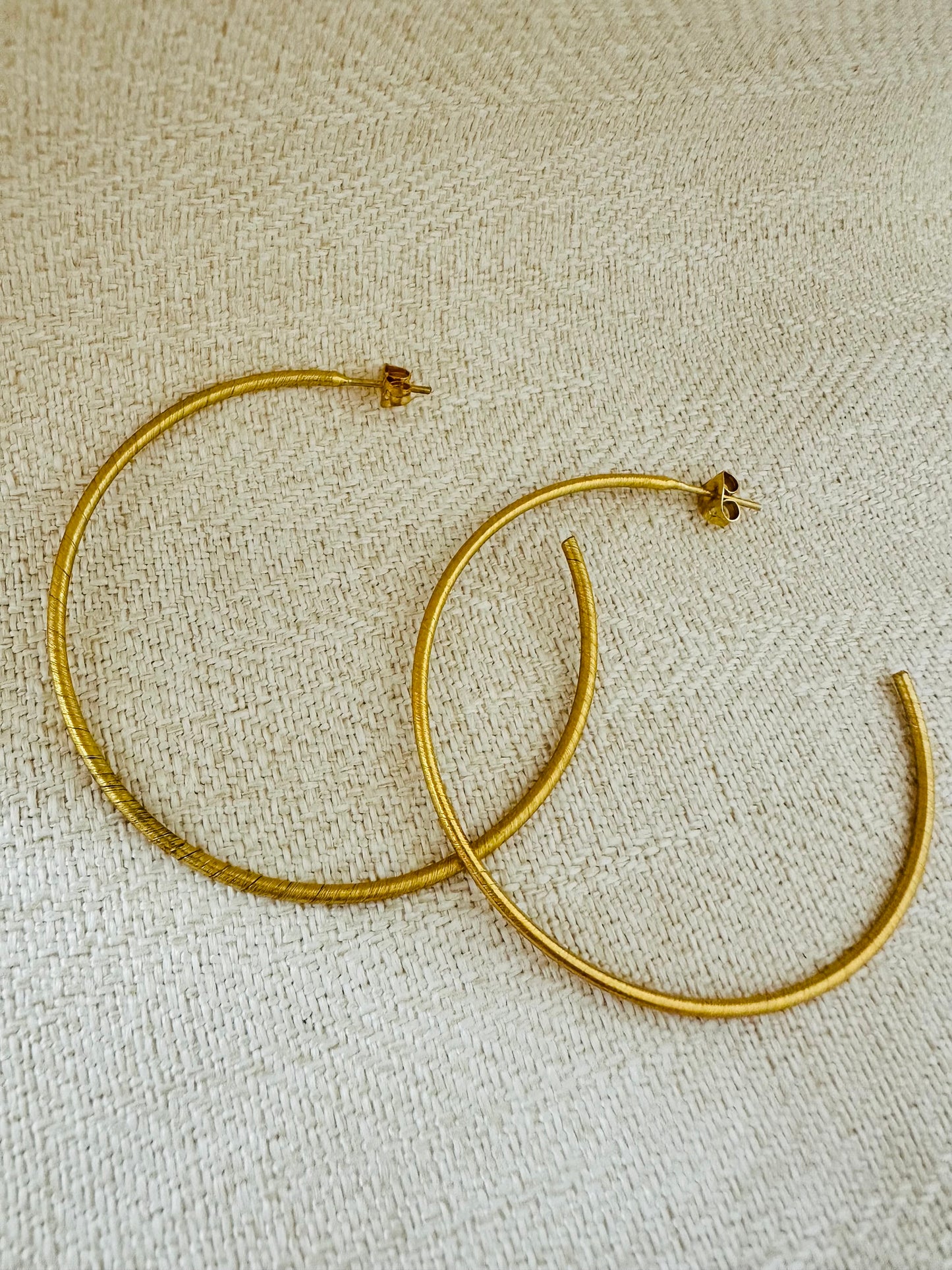 Thin Hoops Earrings Gold plated