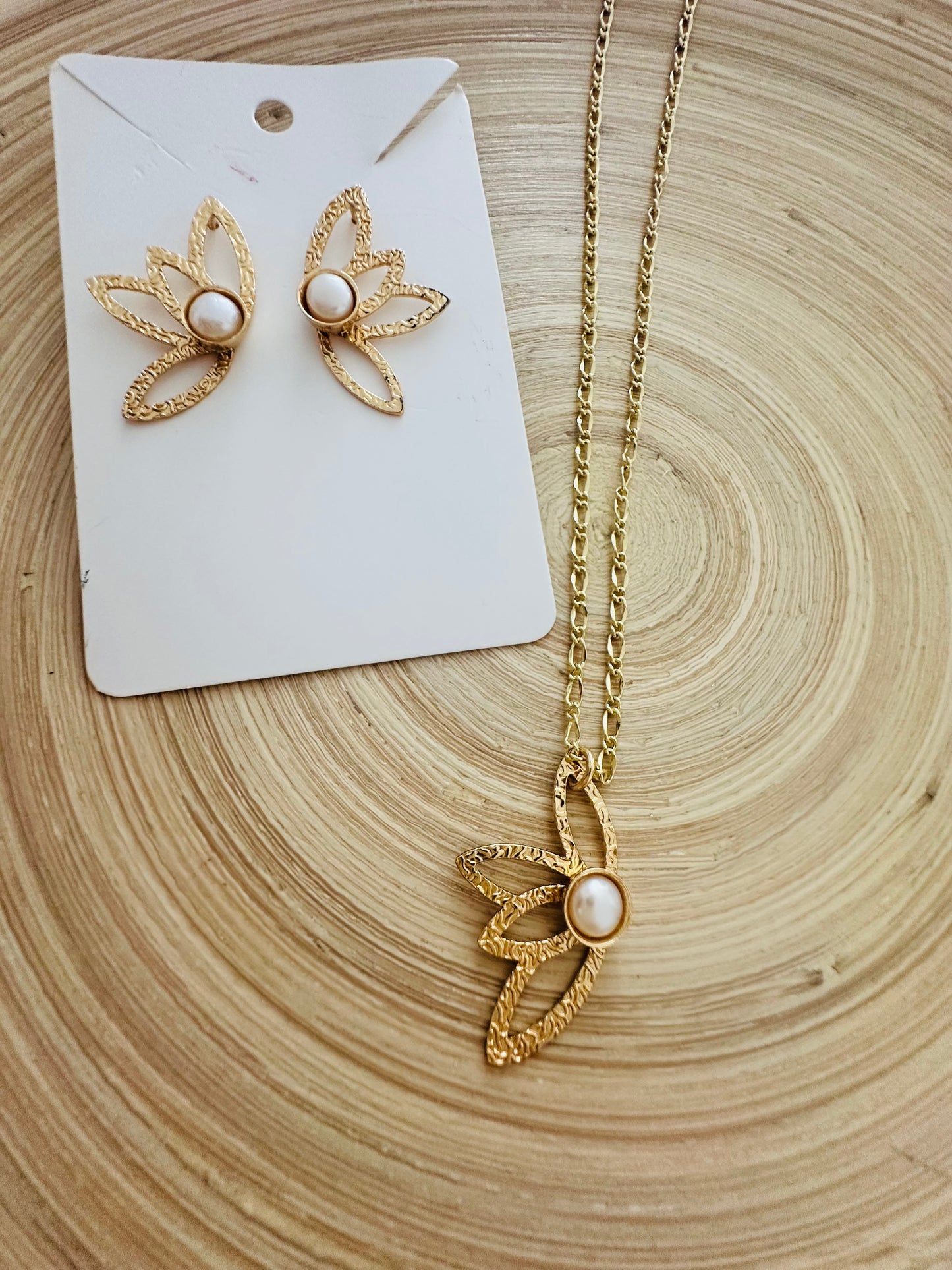 Half Flower earring & Necklace Set