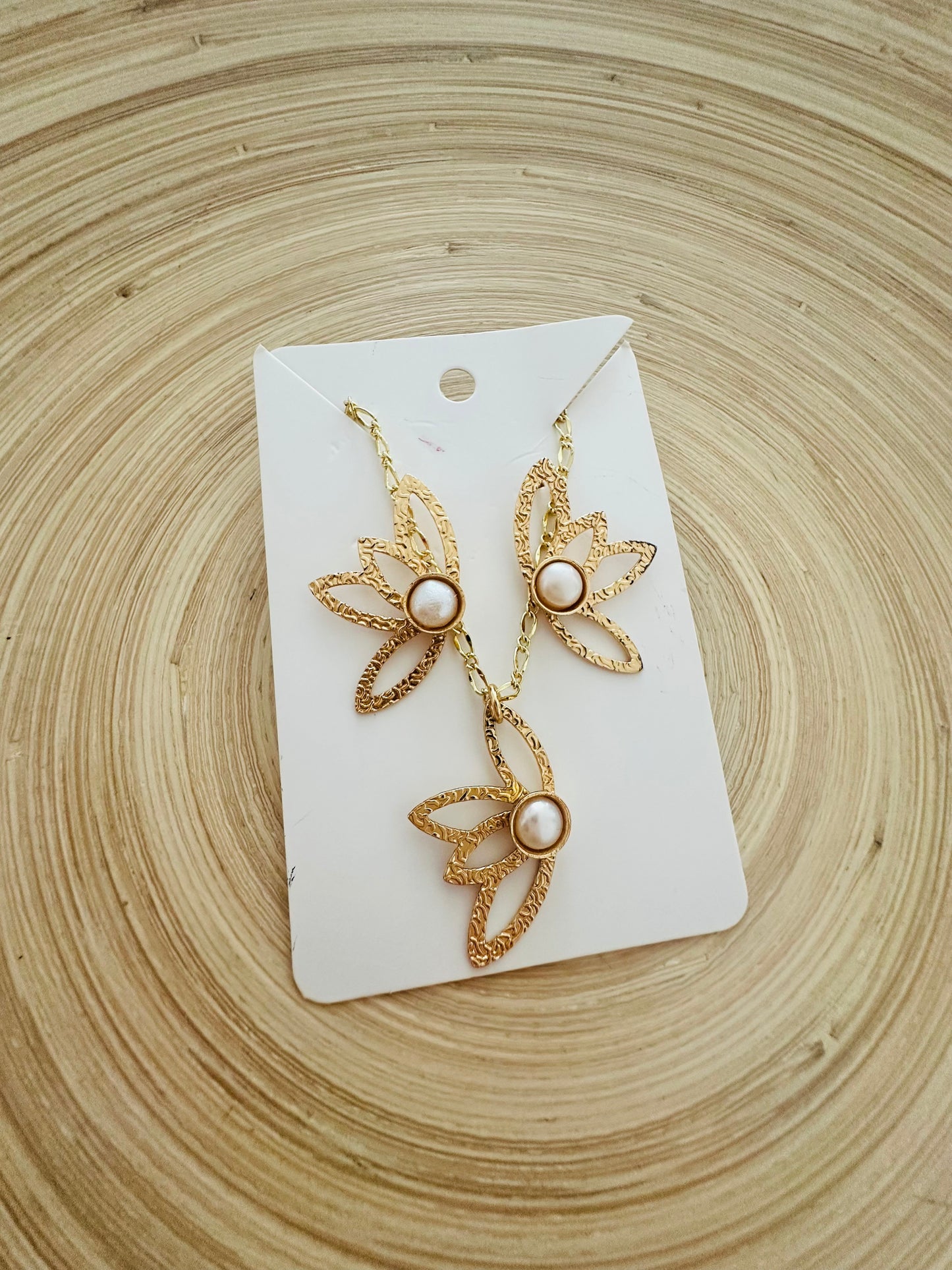 Half Flower earring & Necklace Set