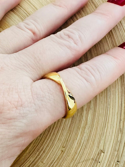 Brandi Twisted Ring