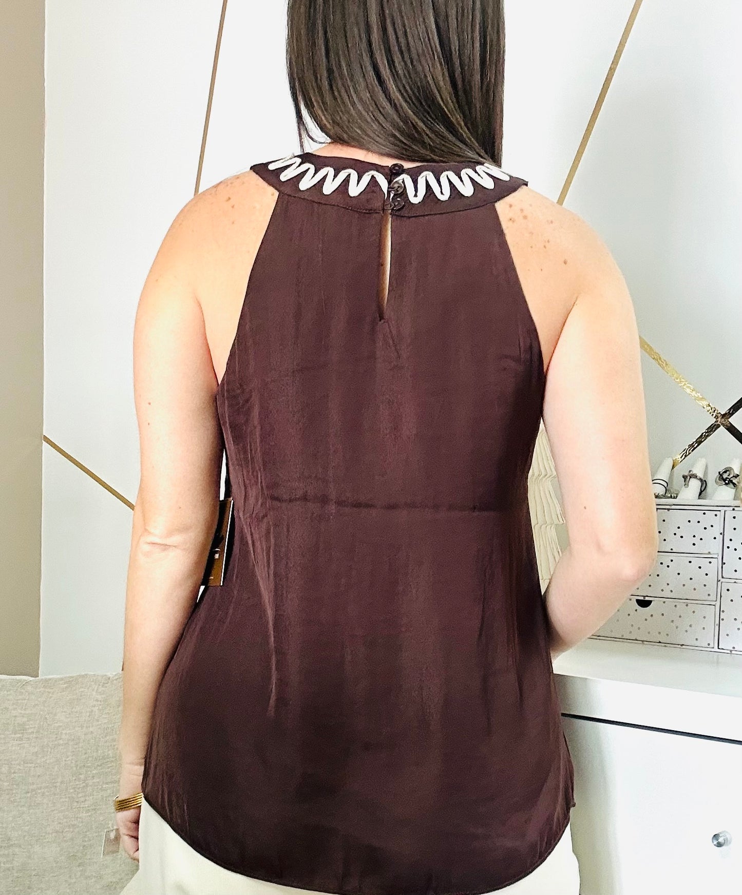 ABSTRACT APPLIQUÉ BROWN TOP